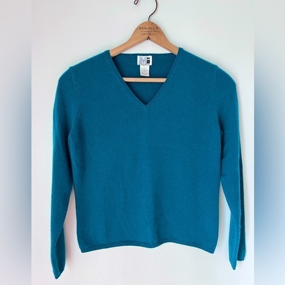 Retro teal short and tight cashmere sweater V necksize medium to large - Picture 1 of 4